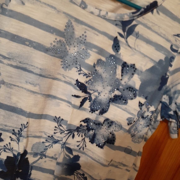 Christopher & Banks floral with stripes and see through at the bottom of shirt - Picture 3 of 7